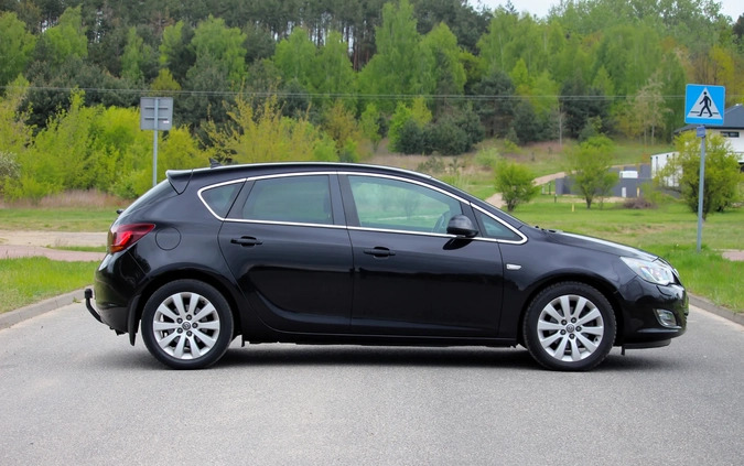 Opel Astra cena 20900 przebieg: 247661, rok produkcji 2011 z Płock małe 667